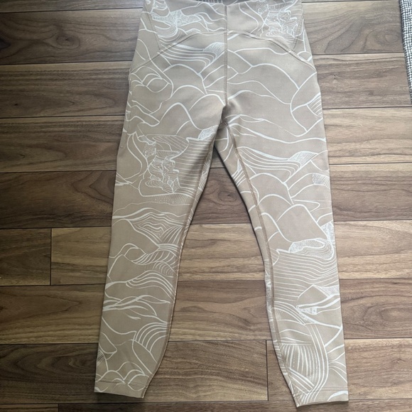 Lululemon InStill High-Rise Tight 24" | Size 10–12 | Asia Fit | Black - Picture 4 of 9